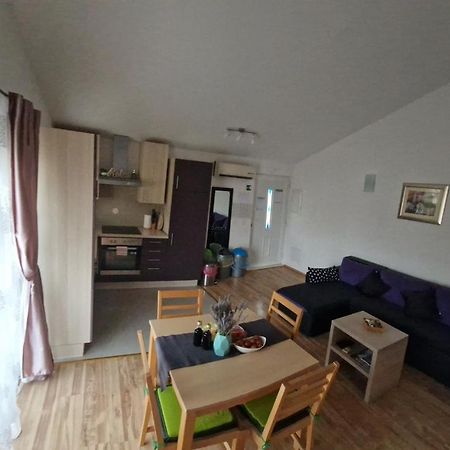 Апартаменты Apartman Relax Марина Экстерьер фото