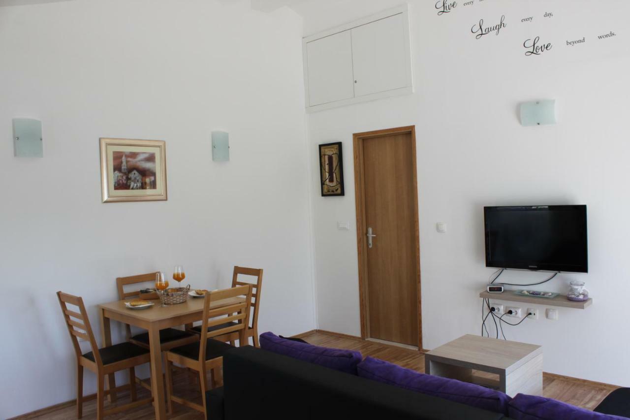Апартаменты Apartman Relax Марина Экстерьер фото